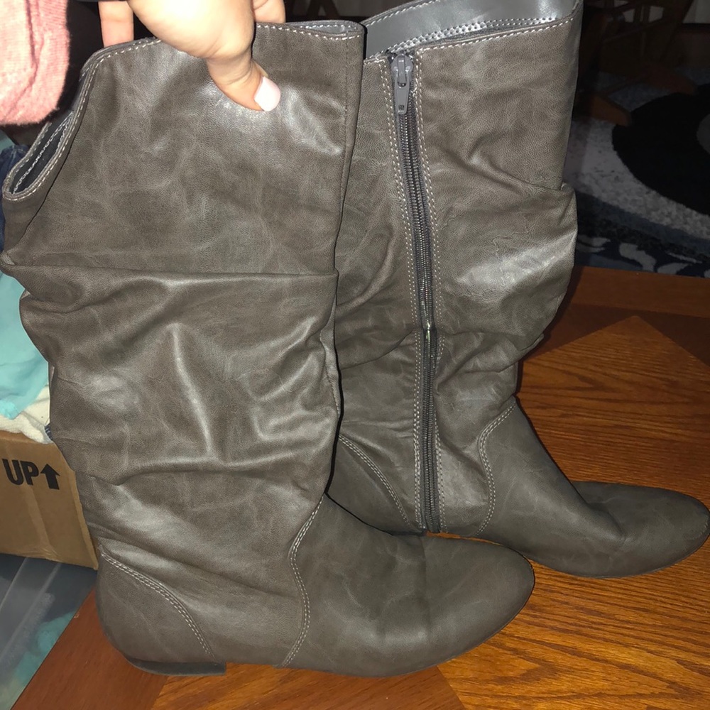 Gray high boots!!